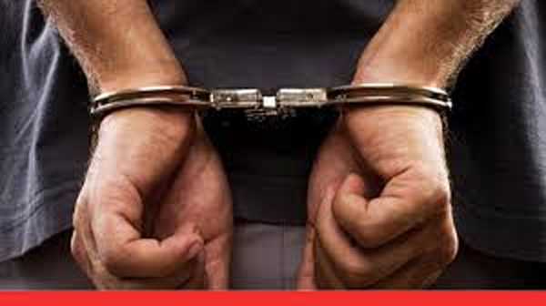 वैशाली में 22 किलोग्राम गांजा के साथ कारोबारी गिरफ्तार वैशाली में 22 किलोग्राम गांजा के साथ कारोबारी गिरफ्तार